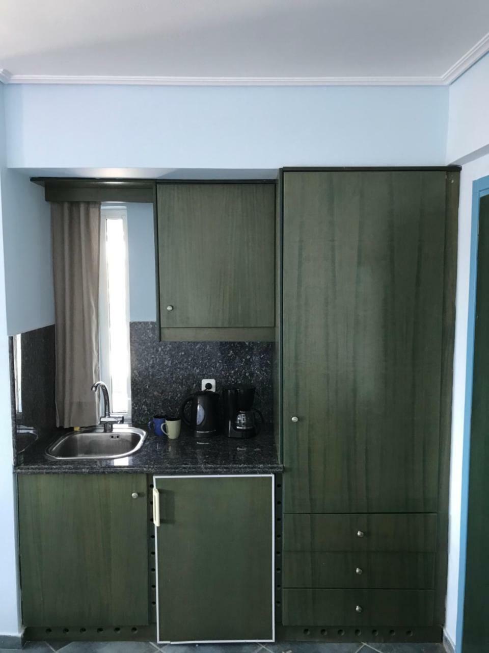 Tg Kalamata Beach Studio With Sea View Terrace Apartman Kültér fotó