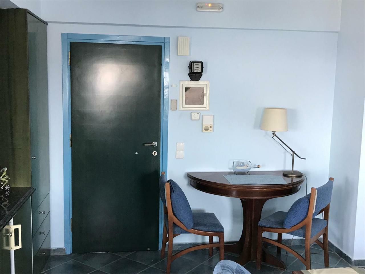 Tg Kalamata Beach Studio With Sea View Terrace Apartman Kültér fotó